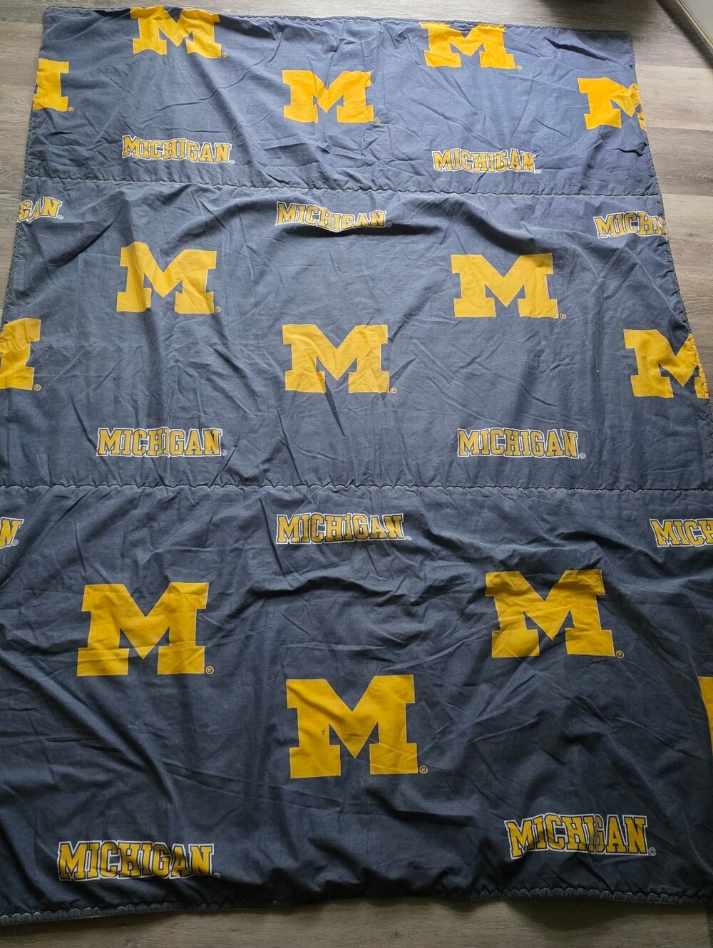 VTG University Of Michigan Wolverines Block M Lightweight Quilted Throw Blanket